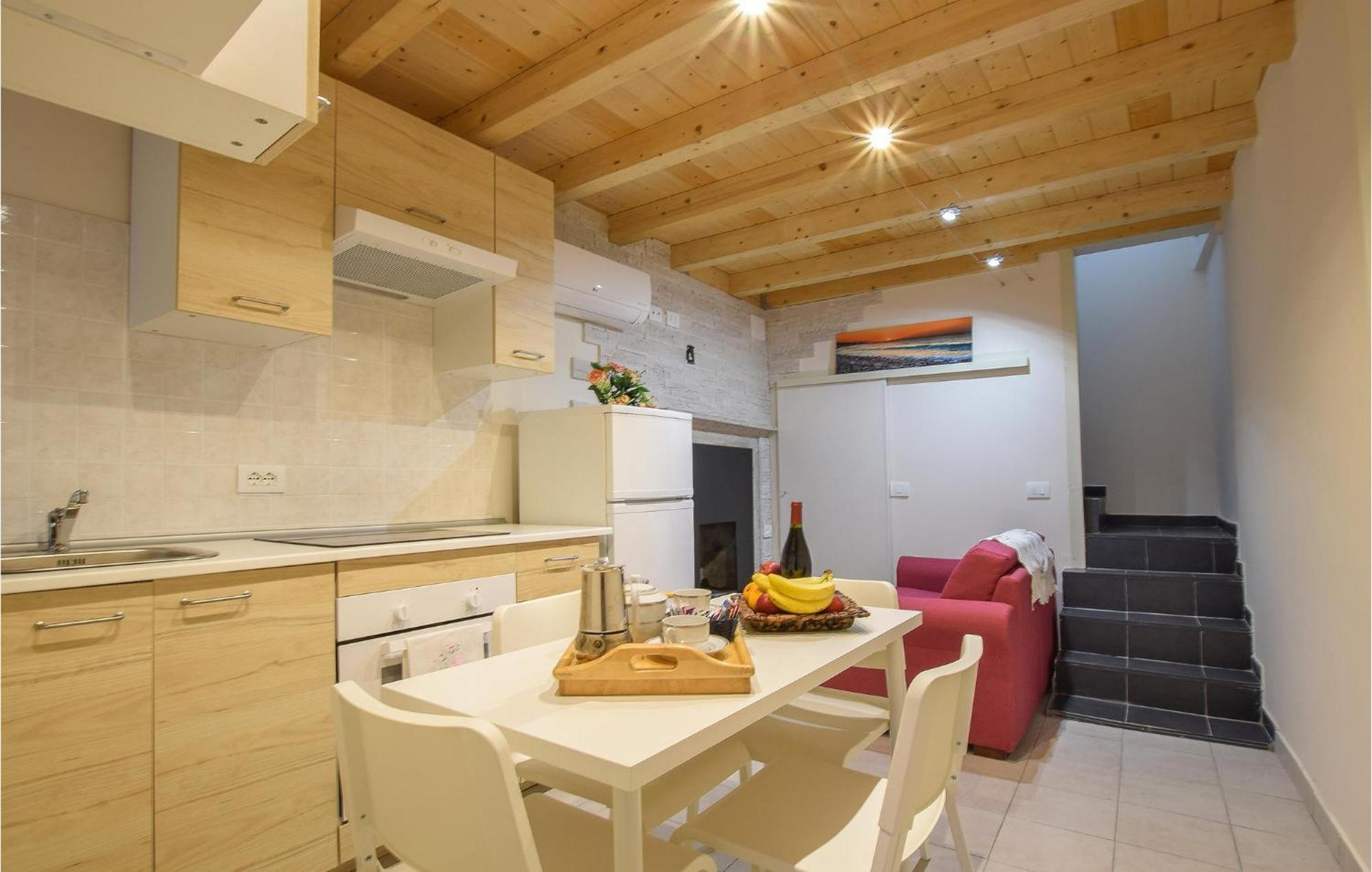 Stunning Apartment In Monte Isola With Kitchen Bagian luar foto