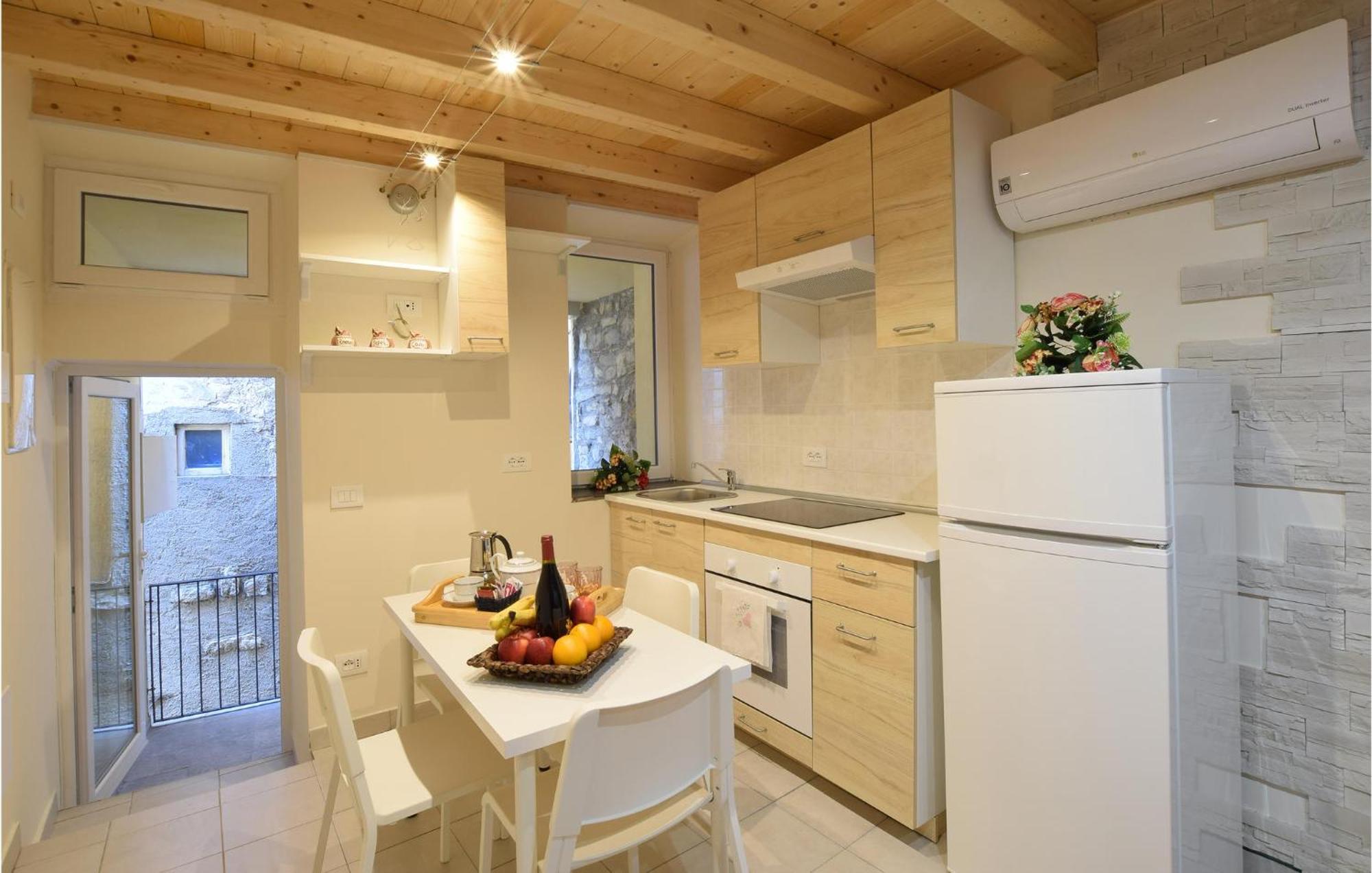 Stunning Apartment In Monte Isola With Kitchen Bagian luar foto